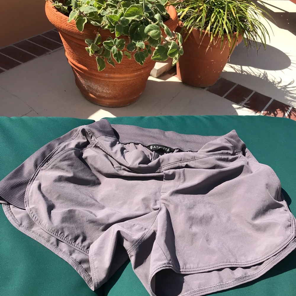 Athleta grey shorts lululemon gym clothes size 6
